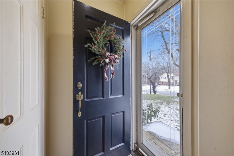 Stirling, New Jersey, 07980, United States, 3 Bedrooms Bedrooms, ,2 BathroomsBathrooms,Residential,For Sale,2008105