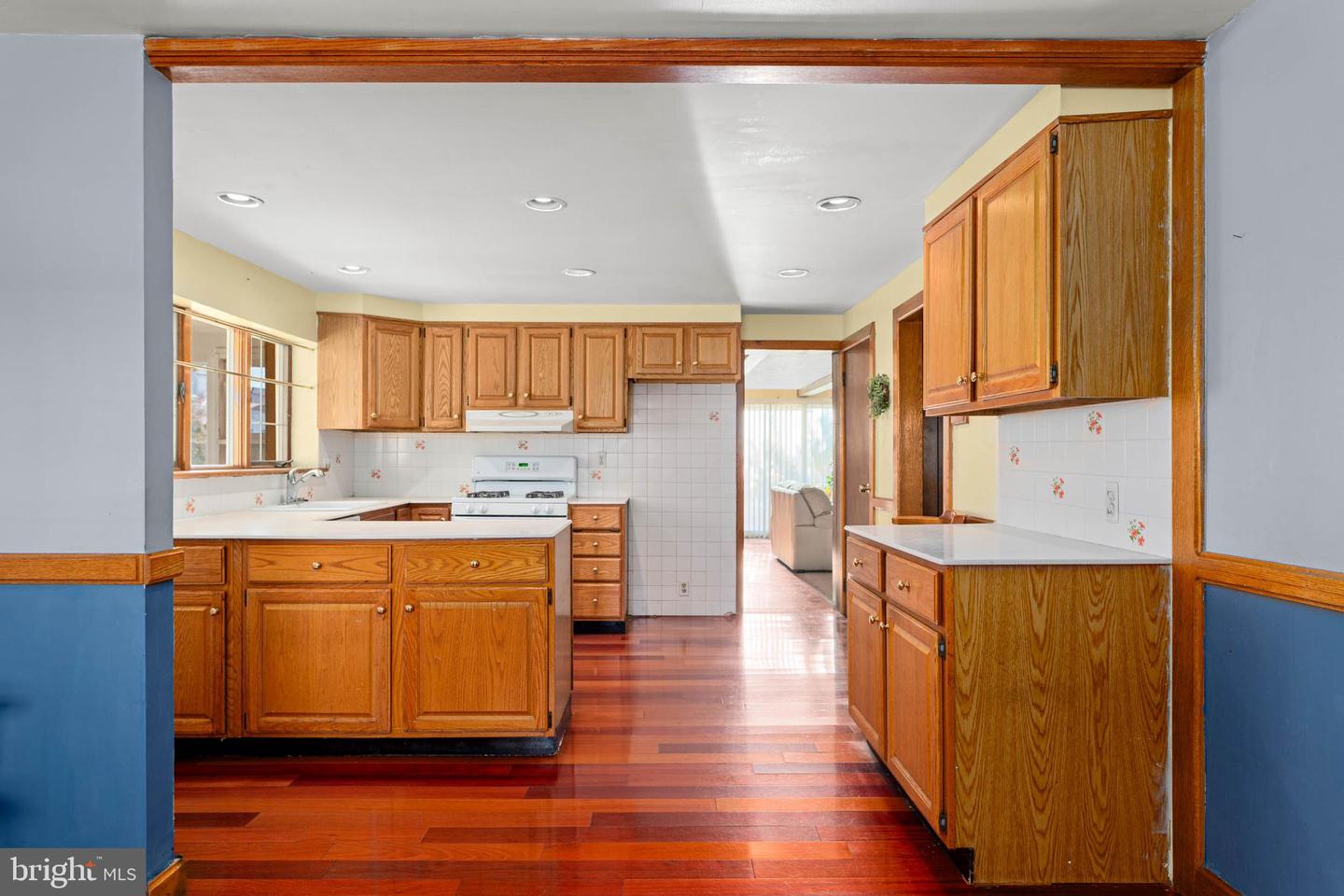 Conshohocken, Pennsylvania, 19428, United States, 4 Bedrooms Bedrooms, ,3 BathroomsBathrooms,Residential,For Sale,2003436