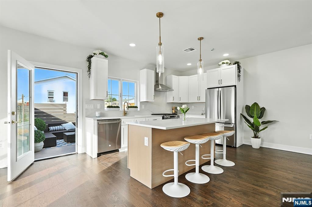 North Arlington, New Jersey, 07031, United States, 2 Bedrooms Bedrooms, ,2 BathroomsBathrooms,Residential,For Sale,2009077