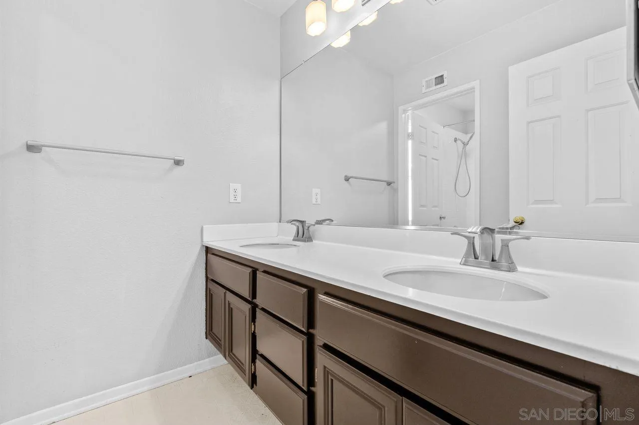 Escondido, California, 92026, United States, 3 Bedrooms Bedrooms, ,3 BathroomsBathrooms,Residential,For Sale,2003359