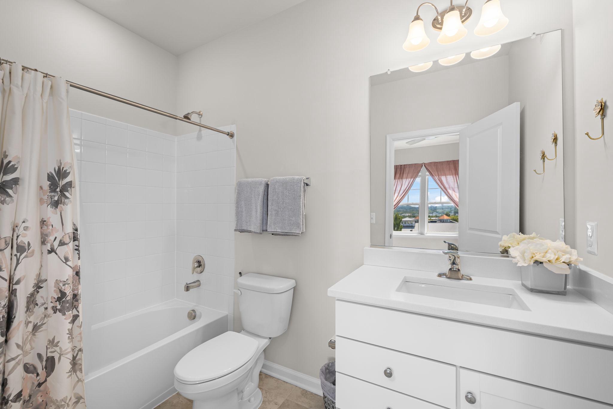  803 Sawback Square NE, Leesburg, VA, 20176 - 物件實景