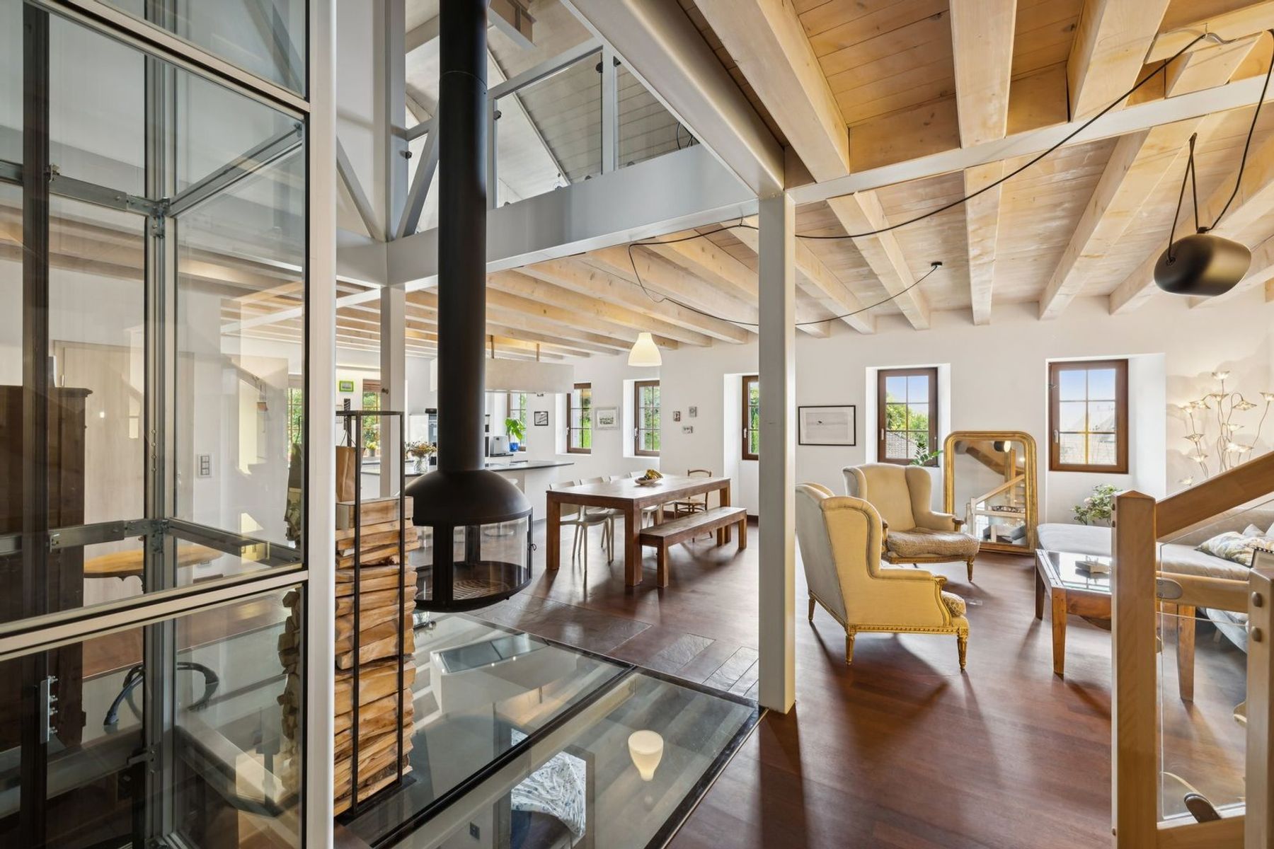  Villa unique in its style with space, large volumes and lake view - 物件實景