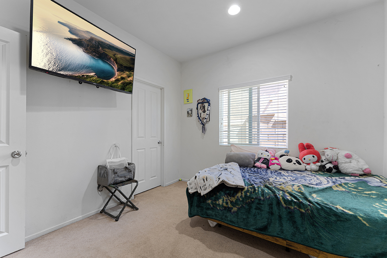 Winchester, California, 92596, United States, 6 Bedrooms Bedrooms, ,4 BathroomsBathrooms,Residential,For Sale,1983204