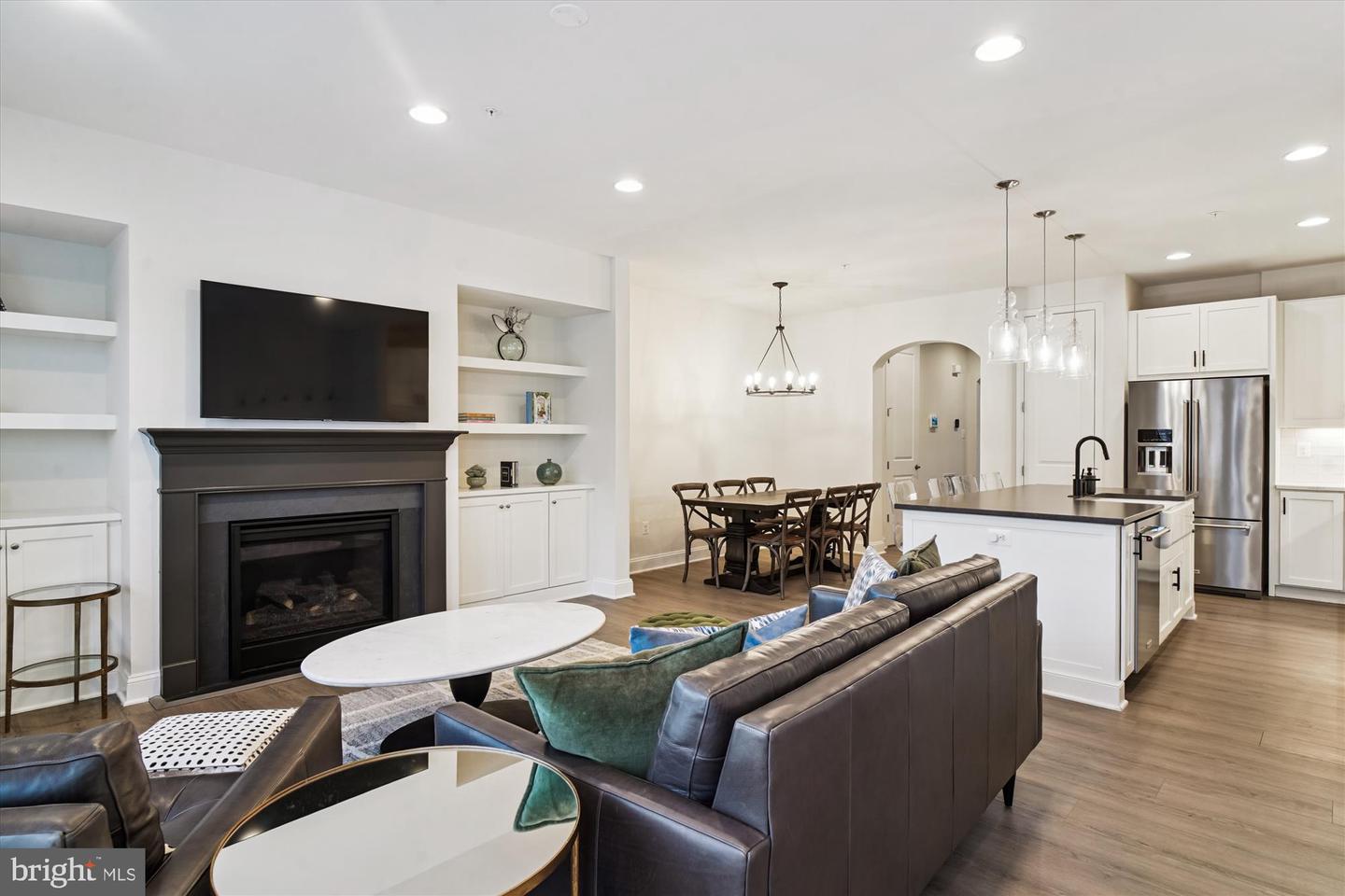 Frederick, Maryland, 21701, United States, 4 Bedrooms Bedrooms, ,4 BathroomsBathrooms,Residential,For Sale,1996927