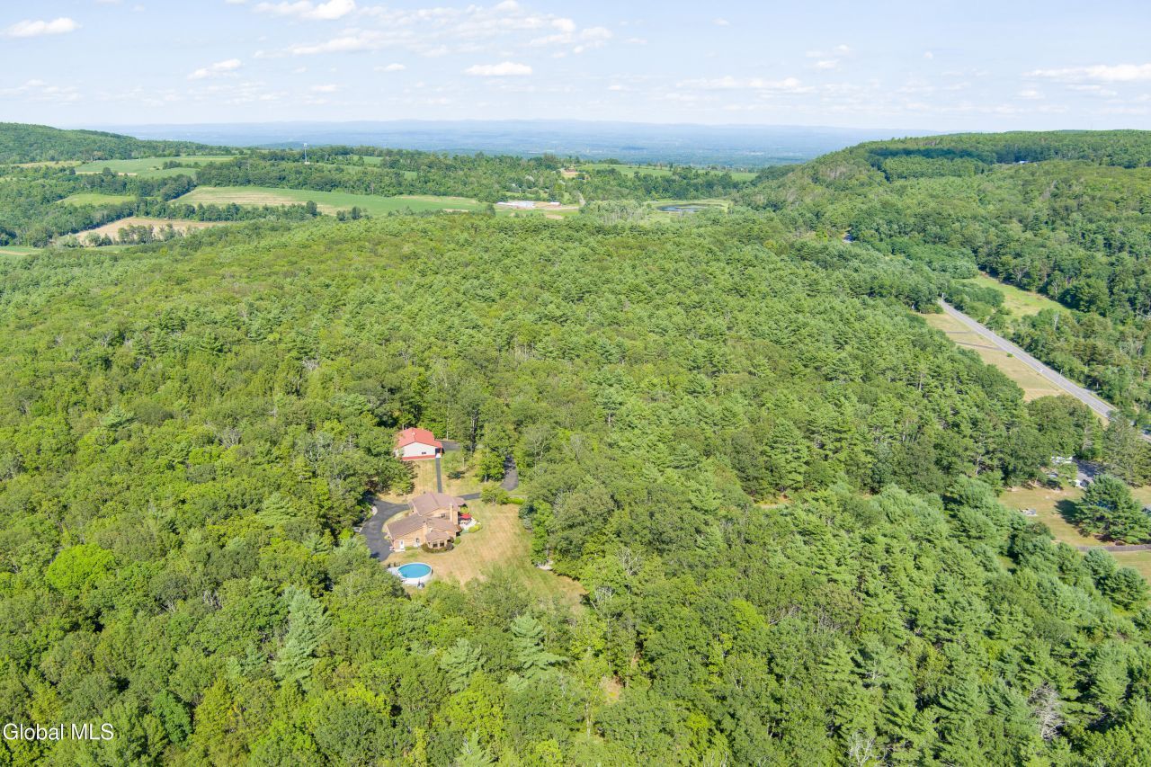 Coeymans Hollow, New York, 12046, United States, 4 Bedrooms Bedrooms, ,3 BathroomsBathrooms,Residential,For Sale,1907699