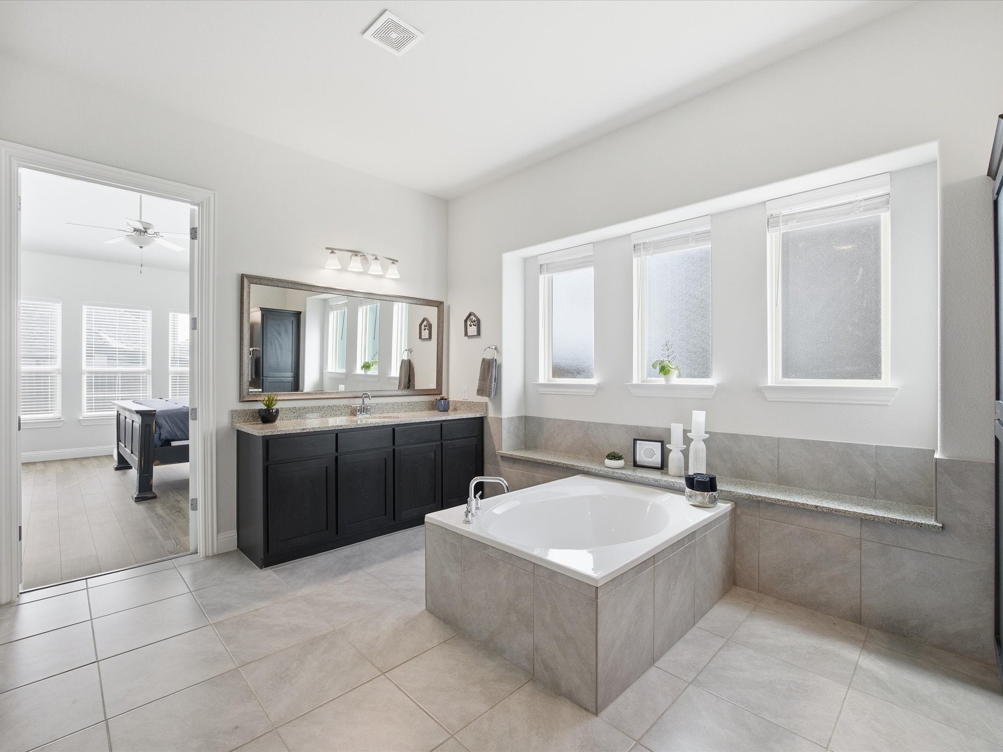 Celina, Texas, 75009, United States, 4 Bedrooms Bedrooms, ,3 BathroomsBathrooms,Residential,For Sale,1988975