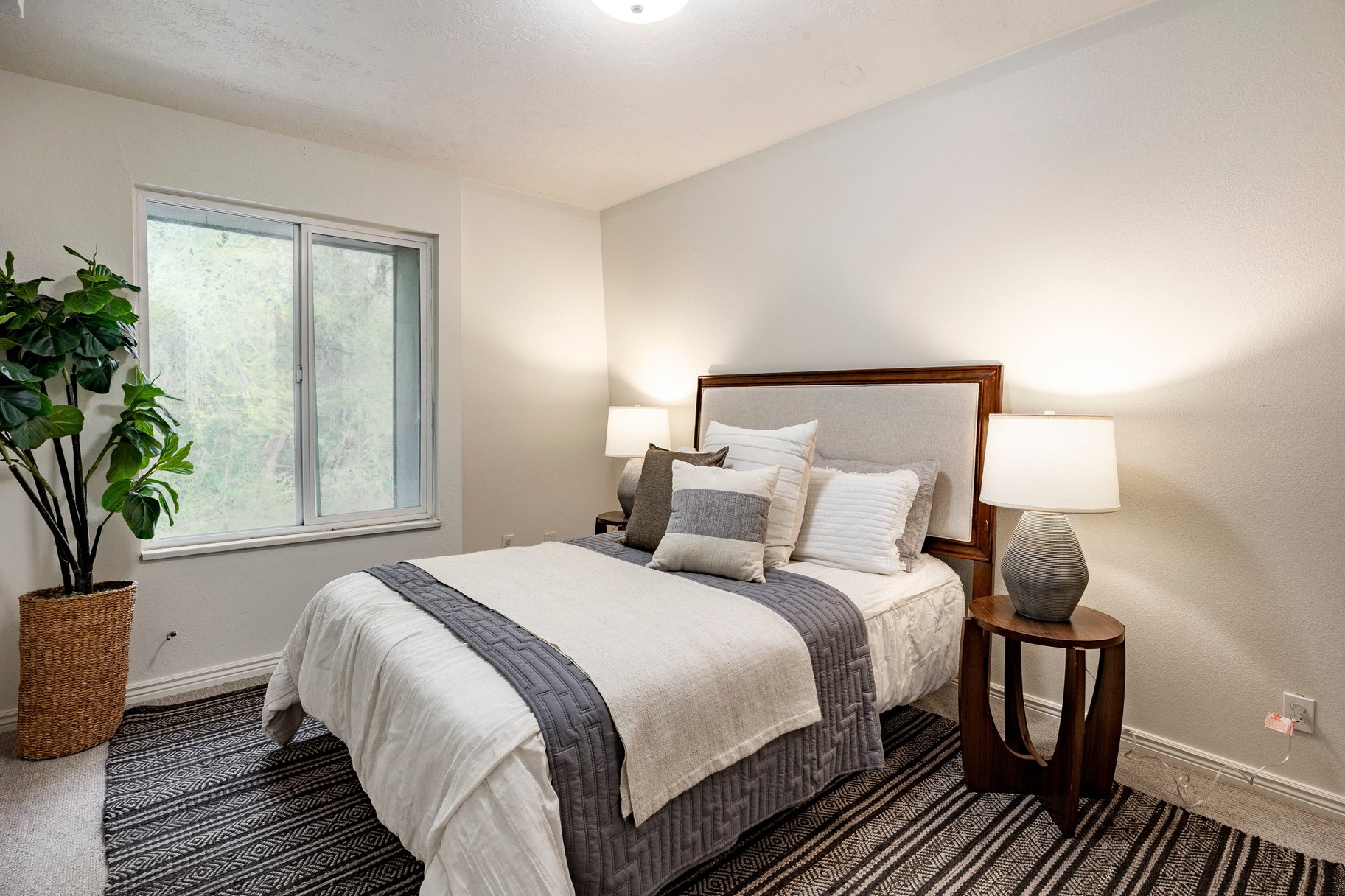  Quiet Sanctuary Community Top Floor Condo at The Willows in Murray - 物件實景