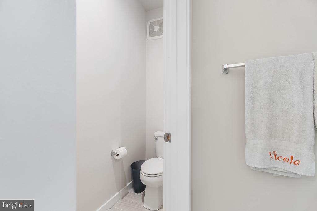 Rockville, Maryland, 20855, United States, 3 Bedrooms Bedrooms, ,3 BathroomsBathrooms,Residential,For Sale,1929038