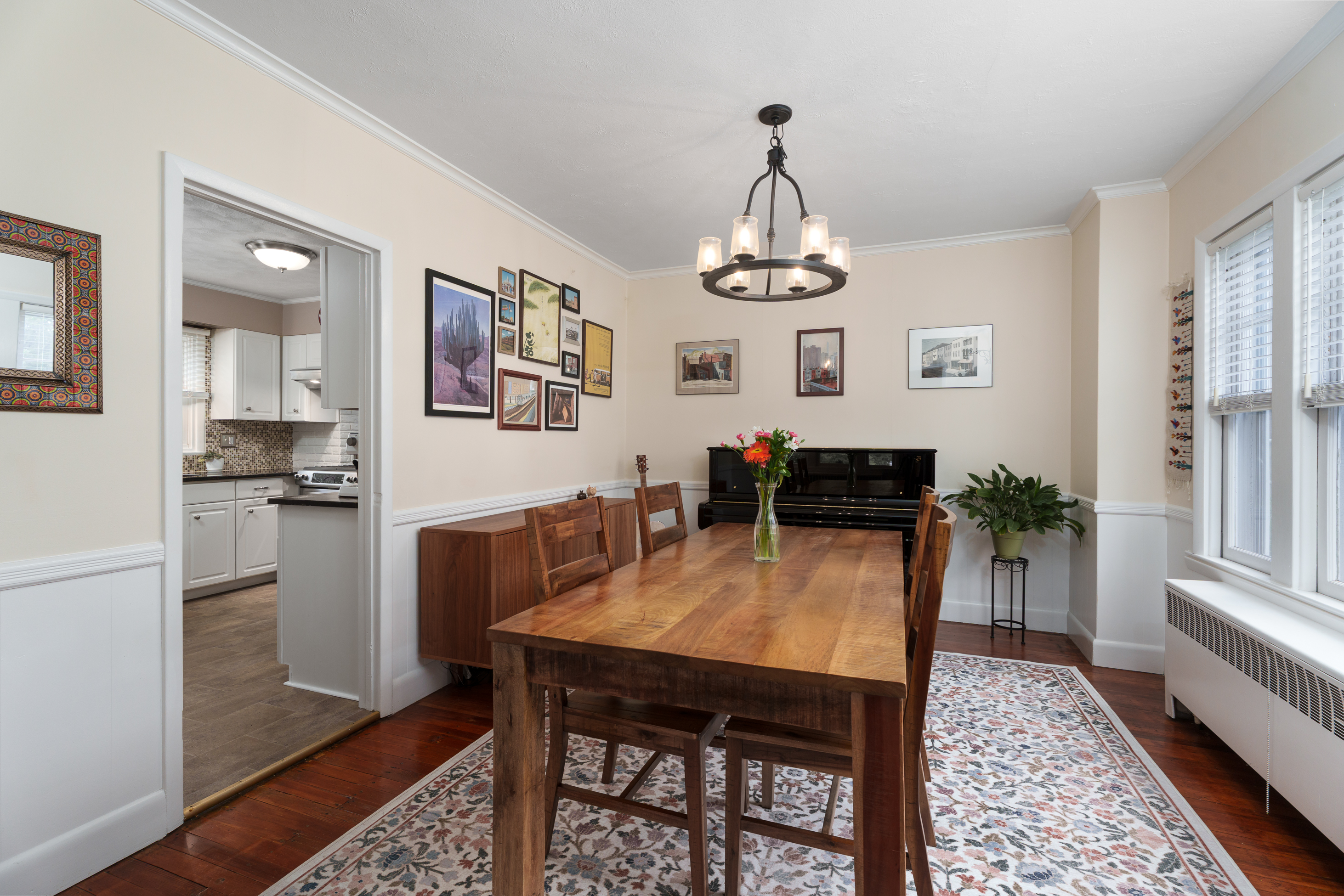  Classic Craftsman with Appealing Location - 物件實景