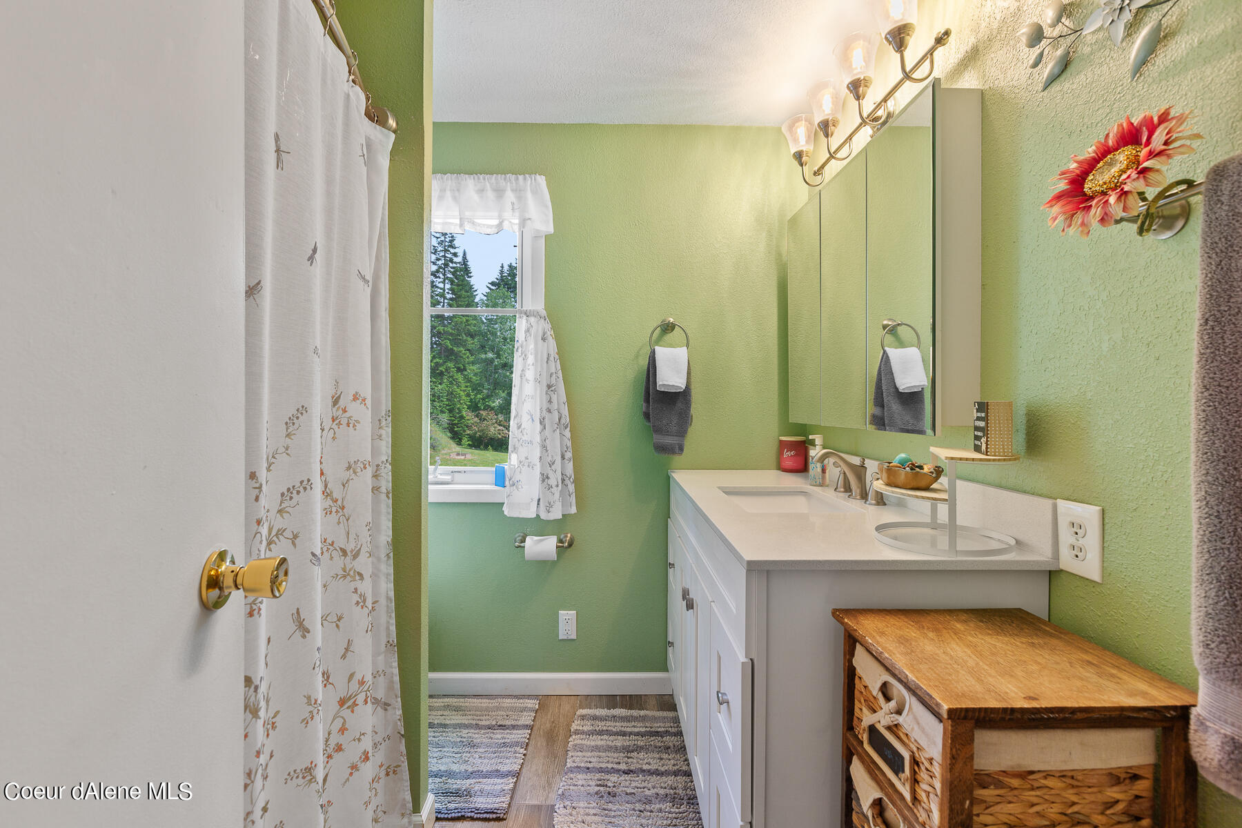 Coeur d'Alene, Idaho, 83814, United States, 4 Bedrooms Bedrooms, ,3 BathroomsBathrooms,Residential,For Sale,1974008