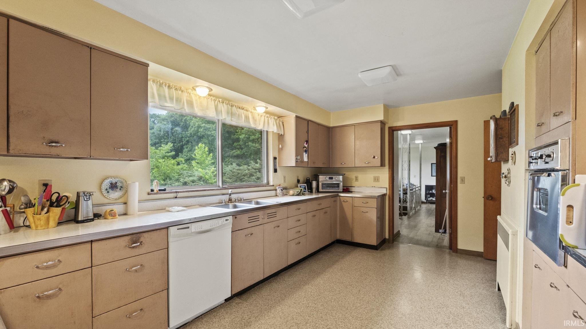 Markle, Indiana, 46770, United States, 3 Bedrooms Bedrooms, ,3 BathroomsBathrooms,Residential,For Sale,1973657