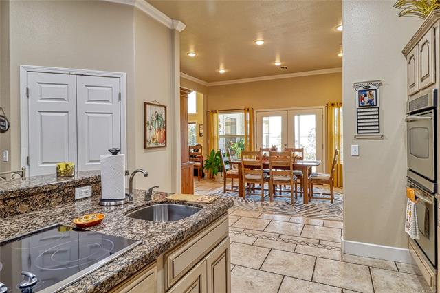 Eufaula, Oklahoma, 74432, United States, 3 Bedrooms Bedrooms, ,4 BathroomsBathrooms,Residential,For Sale,1976546