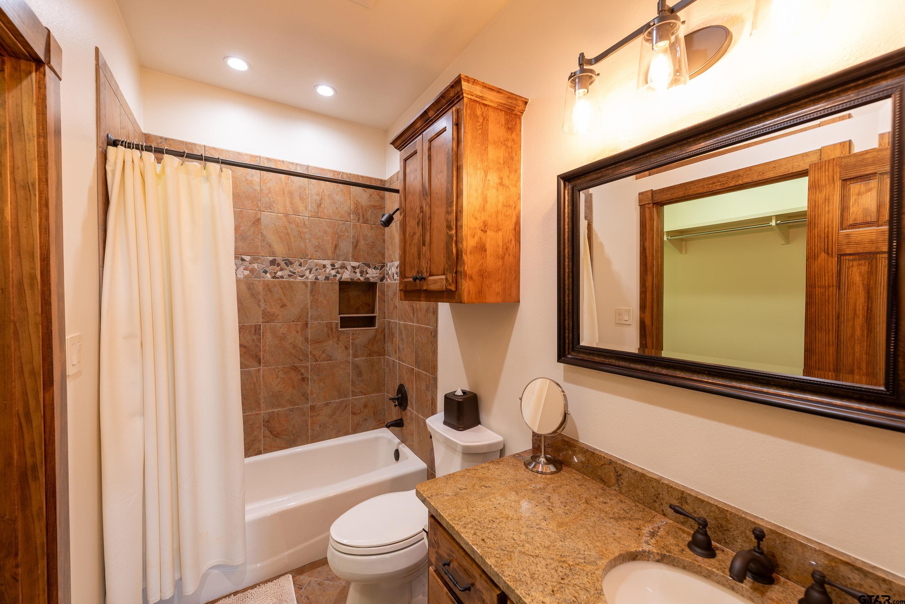 Scroggins, Texas, 75480, United States, 4 Bedrooms Bedrooms, ,5 BathroomsBathrooms,Residential,For Sale,1981840