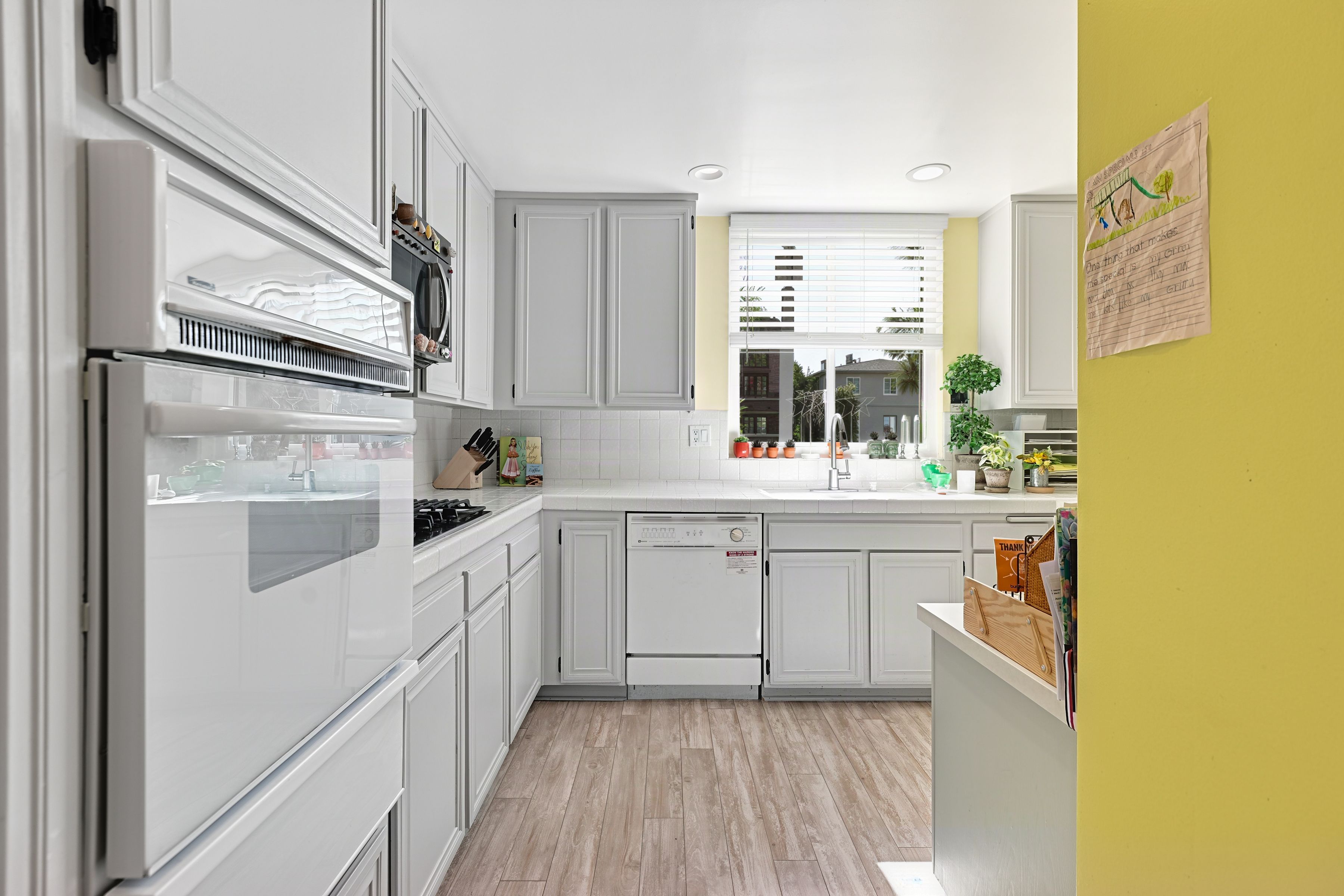  2338 S Beverly Glen Blvd - 物件實景