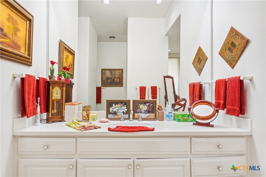 Salado, Texas, 76571, United States, 4 Bedrooms Bedrooms, ,7 BathroomsBathrooms,Residential,For Sale,1977249