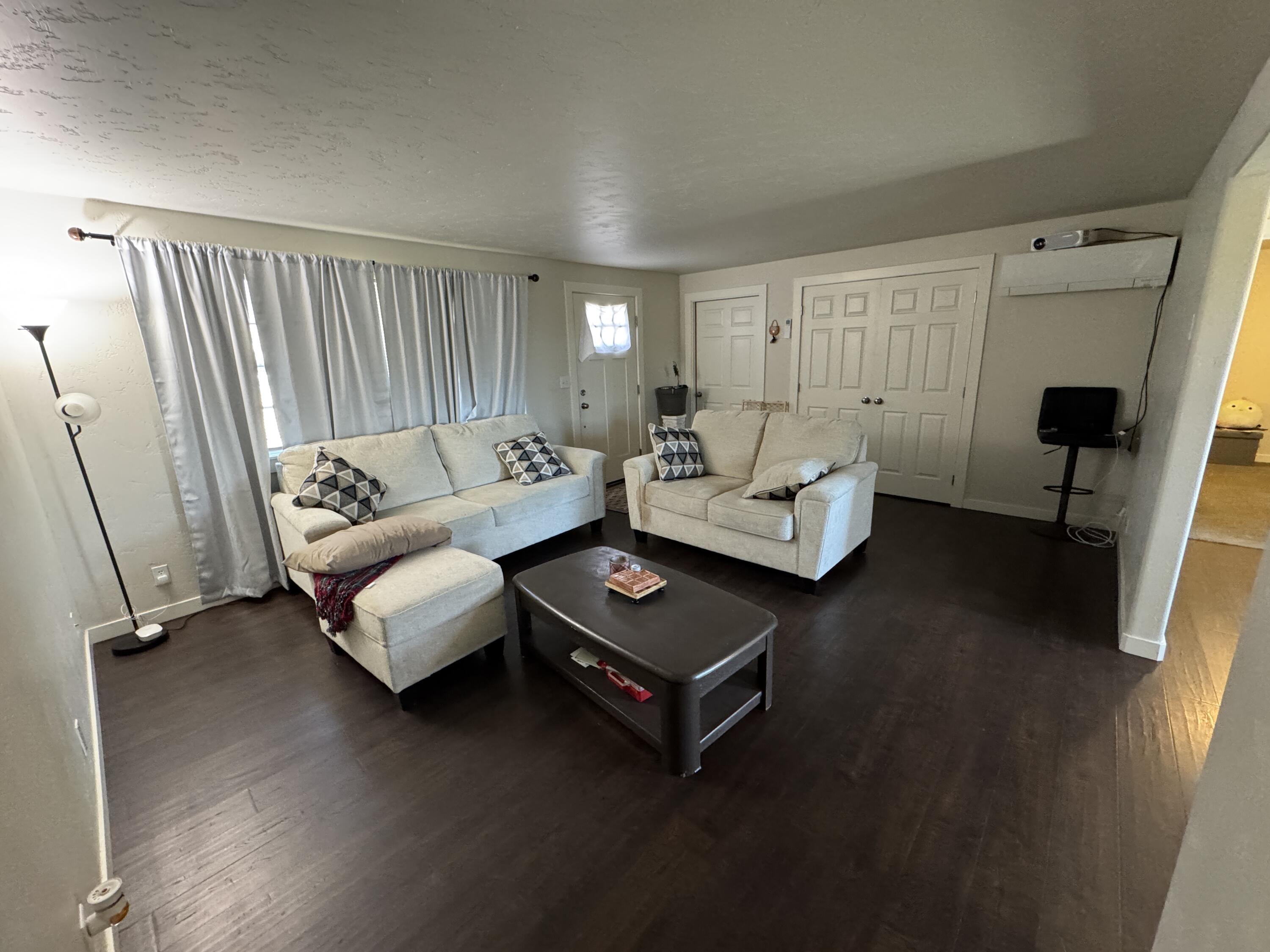 Redmond, Oregon, 97756, United States, ,Residential,For Sale,1930737