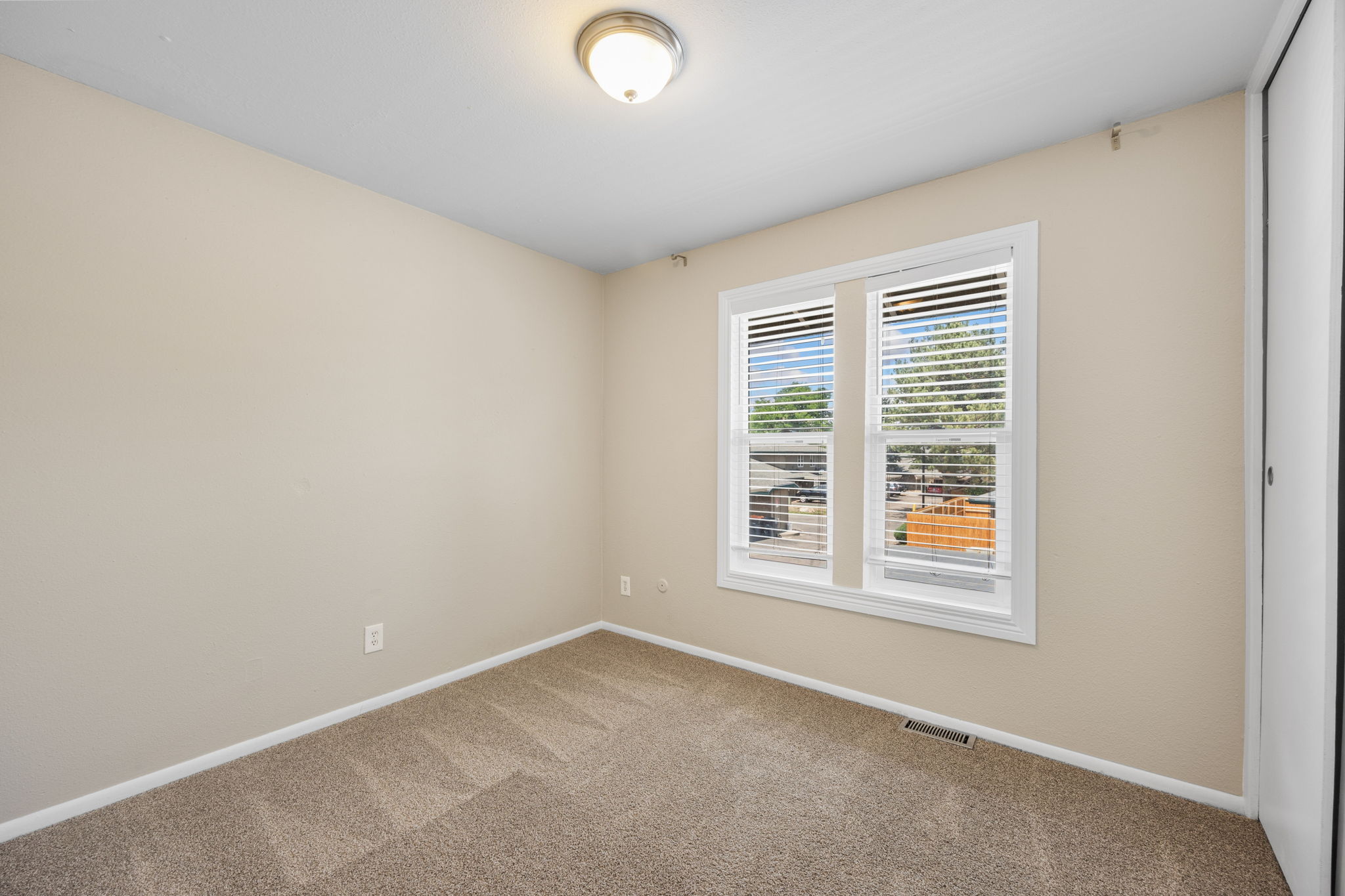  Rare 3 bed, 2 bath property in sought after Greenwood Village - 物件實景