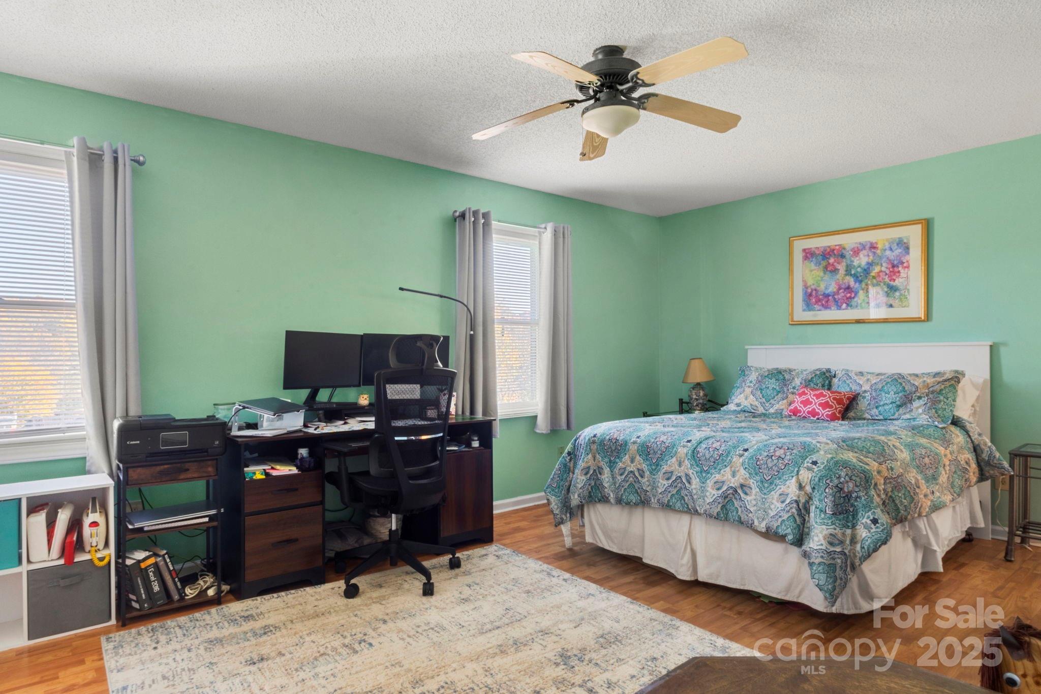 Lincolnton, North Carolina, 28092, United States, 4 Bedrooms Bedrooms, ,3 BathroomsBathrooms,Residential,For Sale,1989140