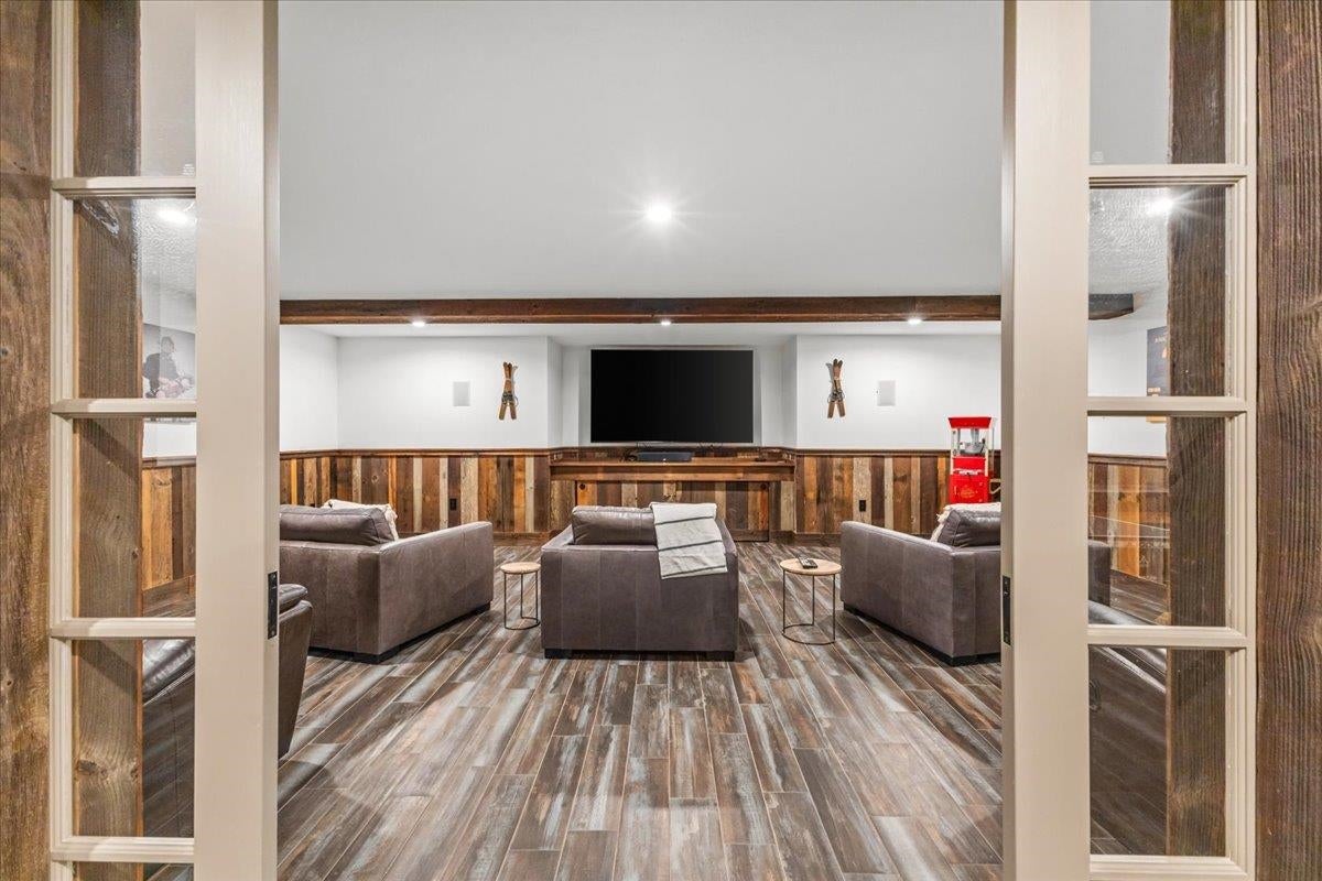Stowe, Vermont, 05672, United States, 5 Bedrooms Bedrooms, ,7 BathroomsBathrooms,Residential,For Sale,1875535