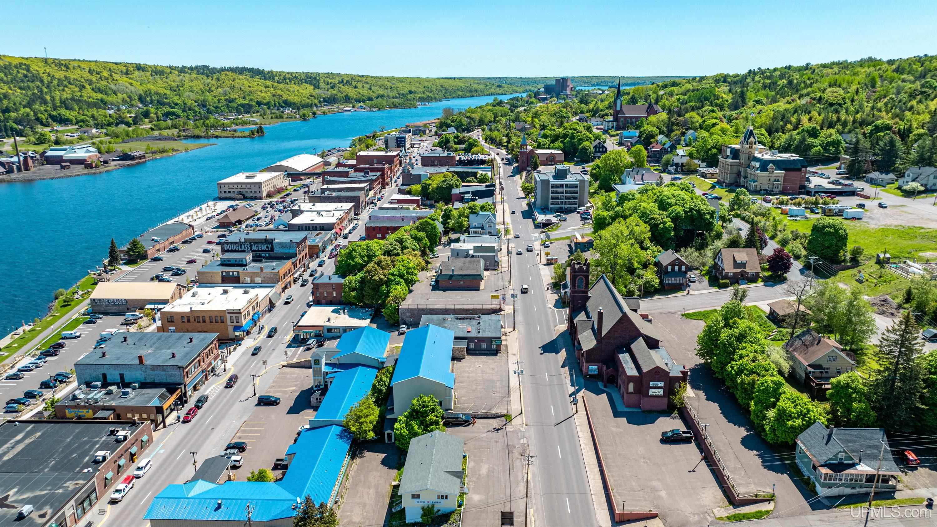 Houghton, Michigan, 49931, United States, 5 Bedrooms Bedrooms, ,2 BathroomsBathrooms,Residential,For Sale,1977730