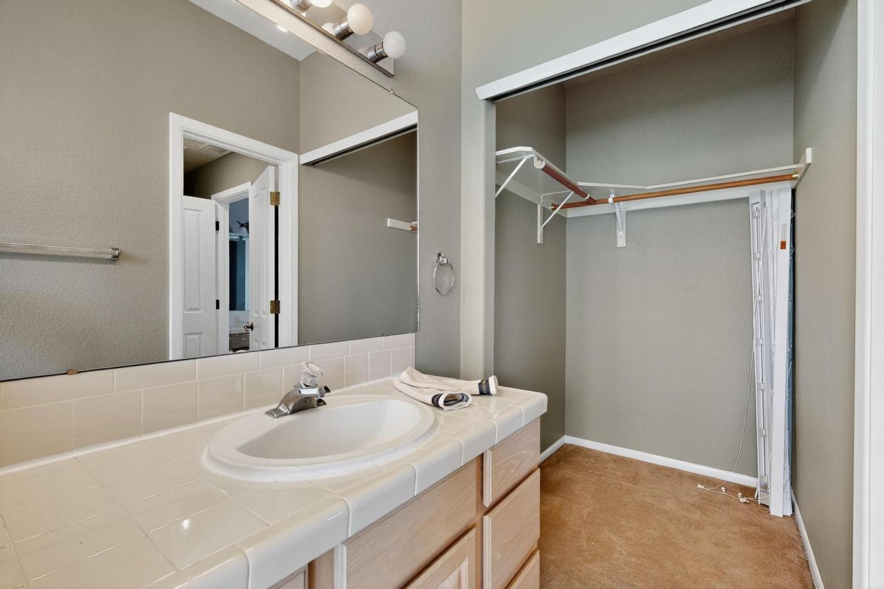 Albuquerque, New Mexico, 87114, United States, 4 Bedrooms Bedrooms, ,4 BathroomsBathrooms,Residential,For Sale,1941091