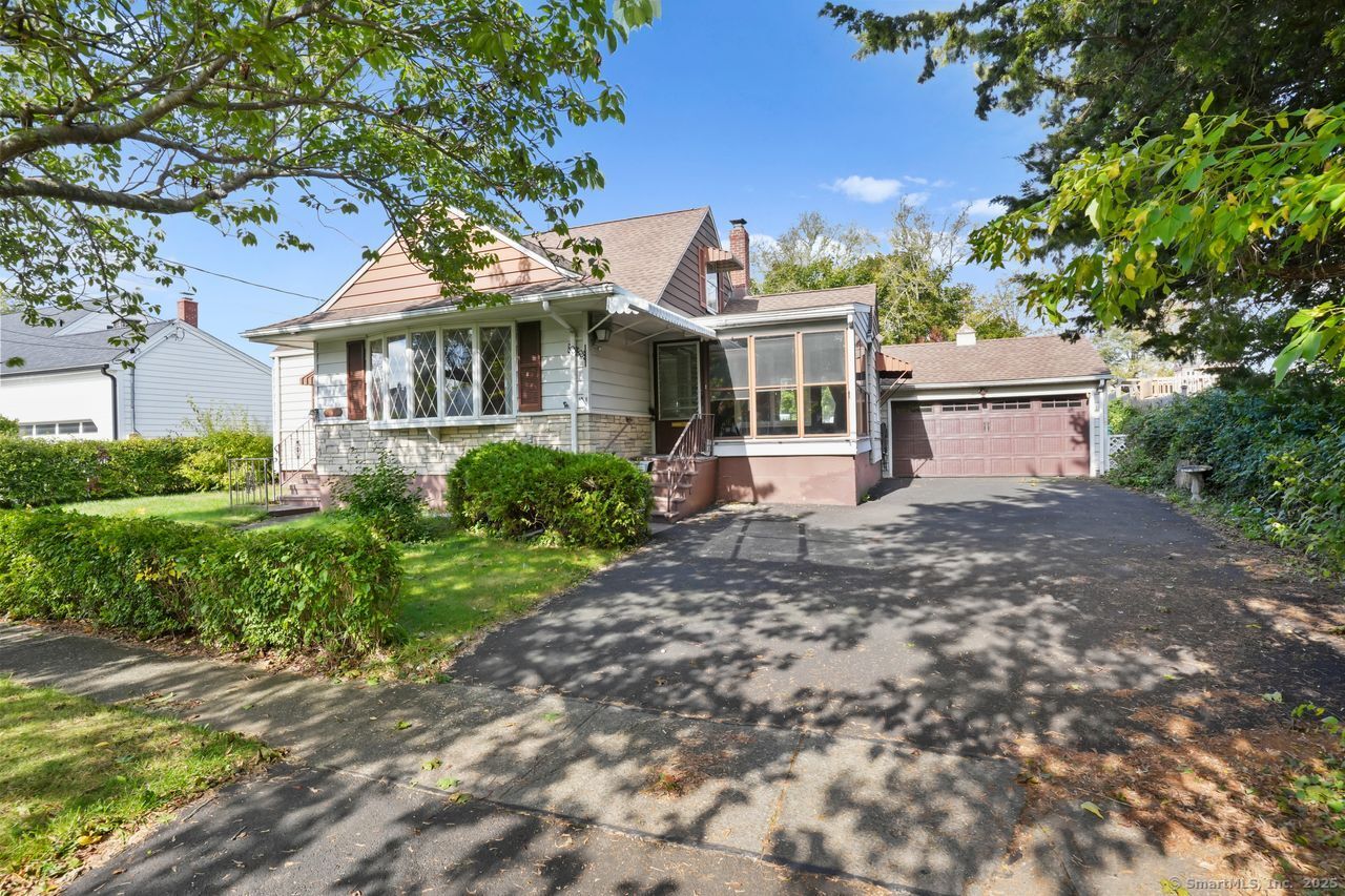 Stratford, Connecticut, 06615, United States, 3 Bedrooms Bedrooms, ,1 BathroomBathrooms,Residential,For Sale,1965569