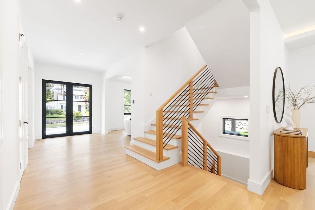 Newton, Massachusetts, 02459, United States, 6 Bedrooms Bedrooms, ,7 BathroomsBathrooms,Residential,For Sale,1939523