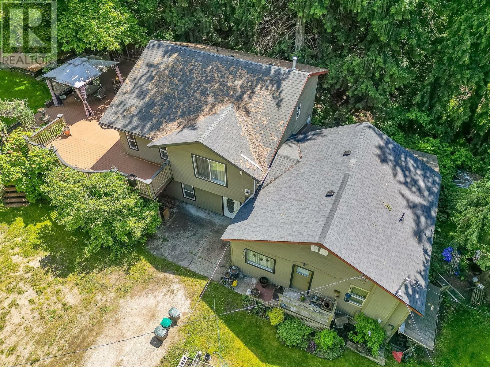 SALMON ARM, British Columbia, V1E 3C2, CA, 5 Bedrooms Bedrooms, ,3 BathroomsBathrooms,Residential,For Sale,1838319