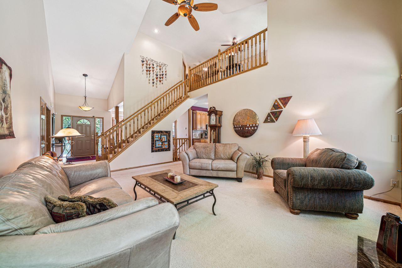Lakeville, Minnesota, 55044, United States, 4 Bedrooms Bedrooms, ,3 BathroomsBathrooms,Residential,For Sale,1846490