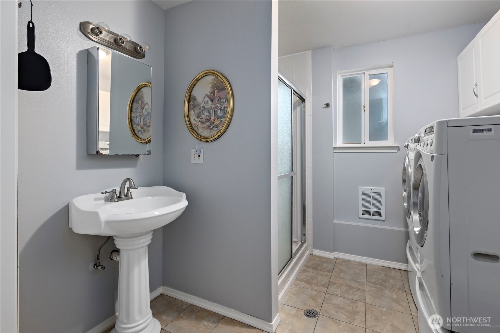 Oak Harbor, Washington, 98277, United States, 5 Bedrooms Bedrooms, ,2 BathroomsBathrooms,Residential,For Sale,2000673