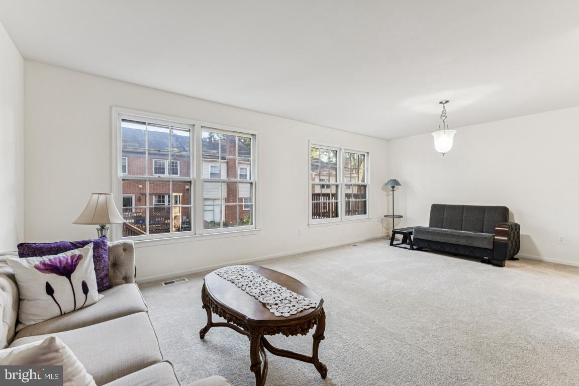 Fairfax, Virginia, 22032, United States, 3 Bedrooms Bedrooms, ,4 BathroomsBathrooms,Residential,For Sale,1980296