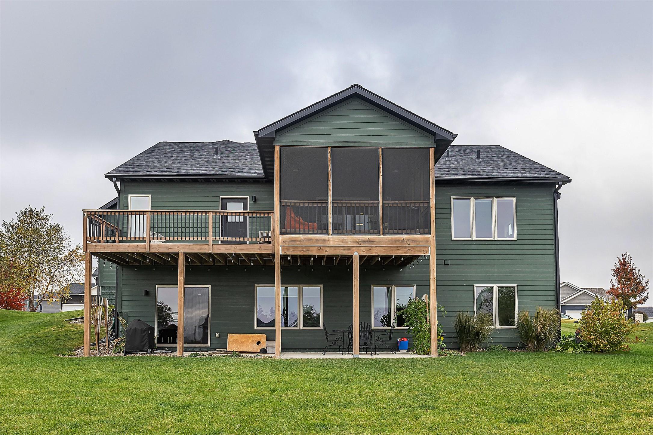 Huxley, Iowa, 50124, United States, 4 Bedrooms Bedrooms, ,3 BathroomsBathrooms,Residential,For Sale,1987061