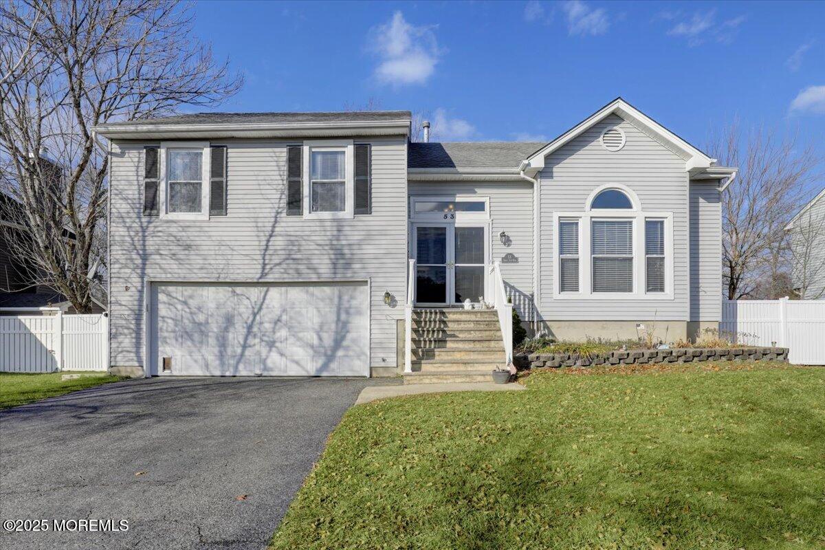 Howell, New Jersey, 07731, United States, 4 Bedrooms Bedrooms, ,3 BathroomsBathrooms,Residential,For Sale,2005606