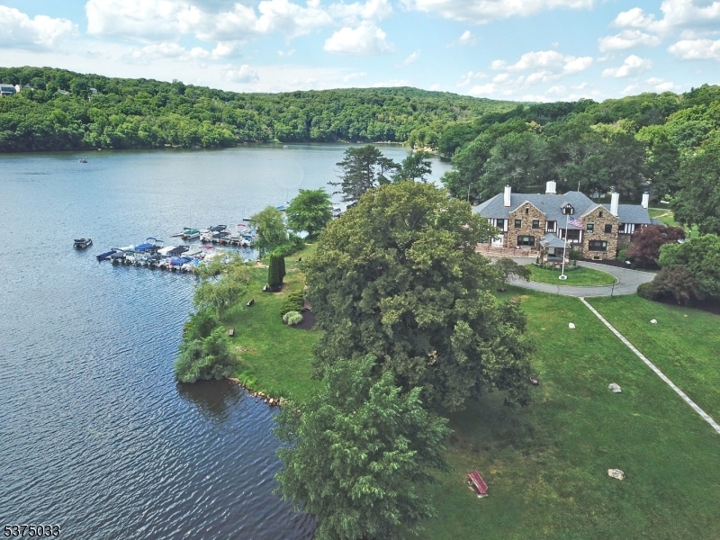 Rockaway Twp., New Jersey, 07866, United States, 3 Bedrooms Bedrooms, ,3 BathroomsBathrooms,Residential,For Sale,1906330
