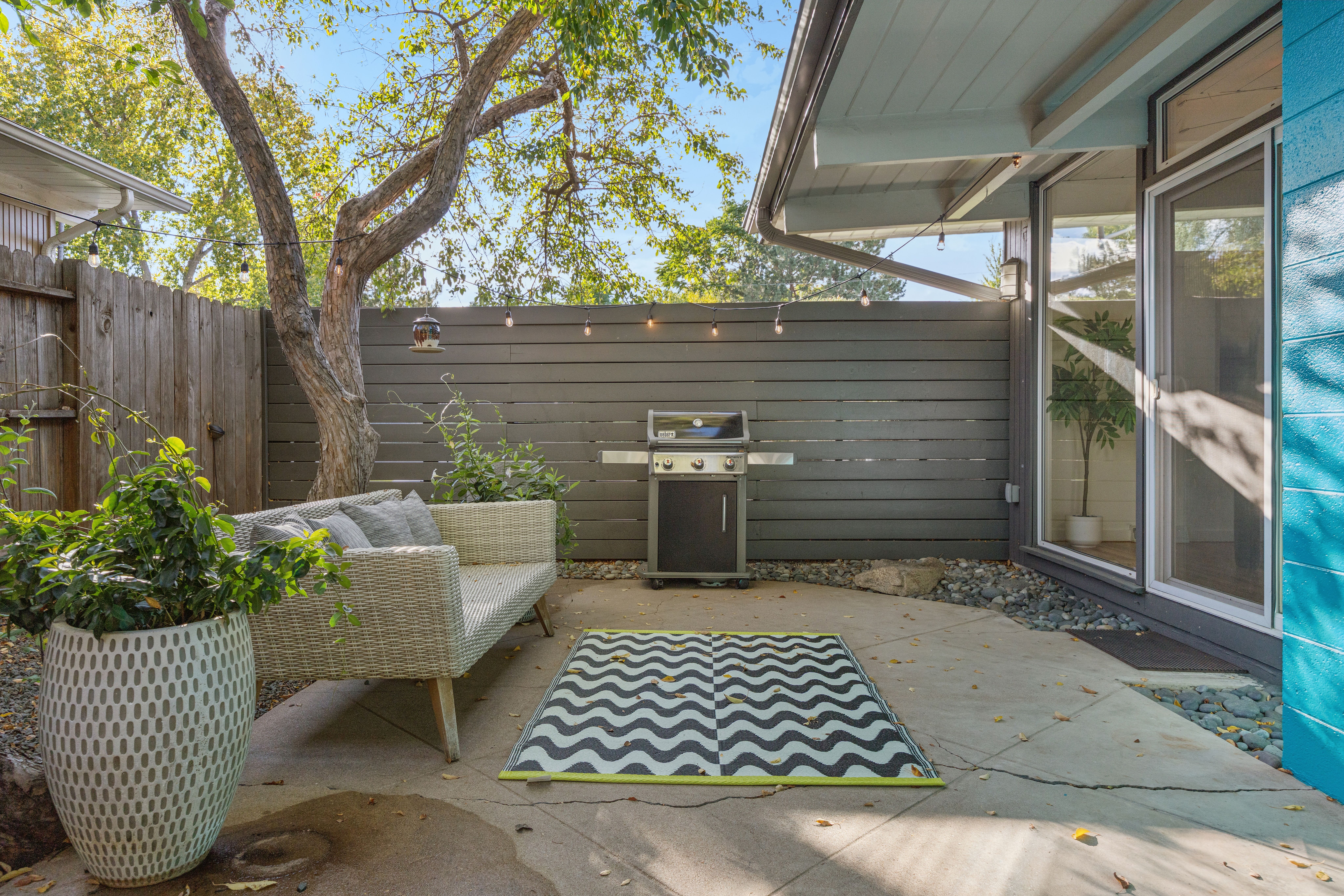  Mid-century modern lives with an effortless connection between indoors and out. - 物件實景