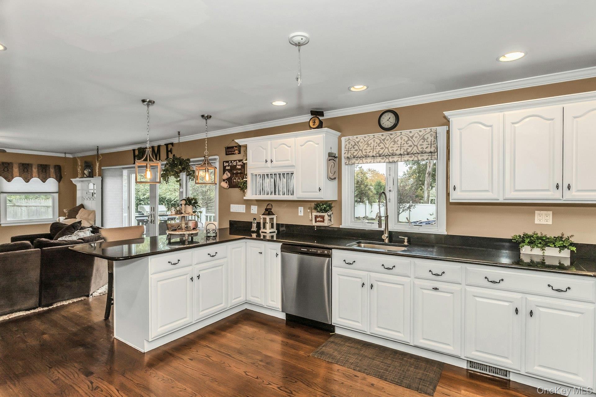 Northport, New York, 11768, United States, 4 Bedrooms Bedrooms, ,3 BathroomsBathrooms,Residential,For Sale,1988277