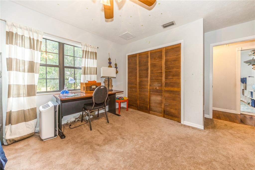 Dover, Florida, 33527, United States, 5 Bedrooms Bedrooms, ,3 BathroomsBathrooms,Residential,For Sale,1948421