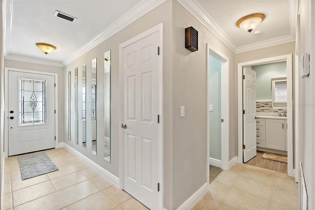 St Petersburg, Florida, 33708, United States, 2 Bedrooms Bedrooms, ,2 BathroomsBathrooms,Residential,For Sale,1963095