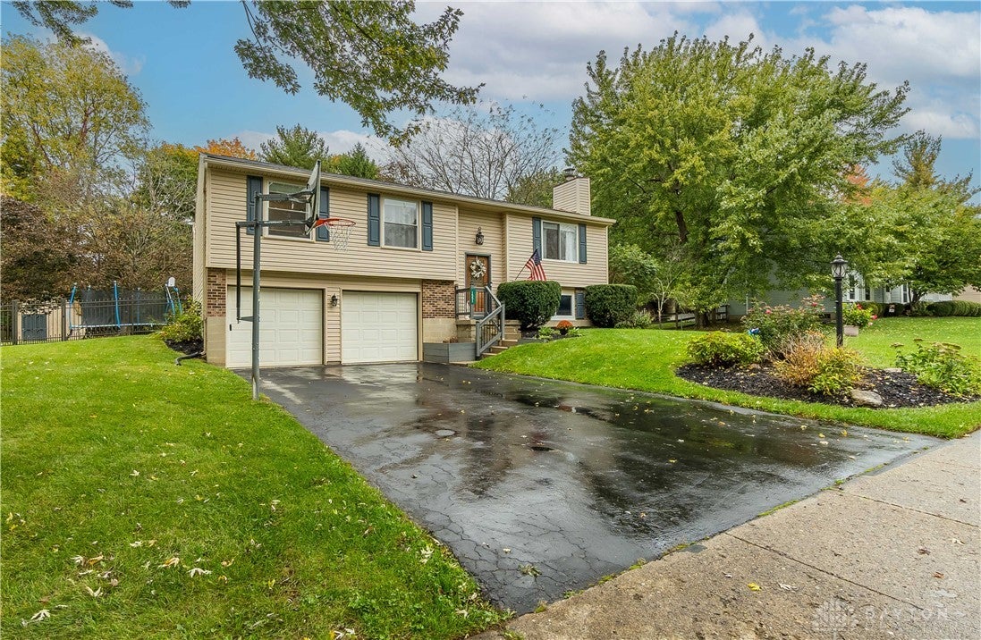 Lynlee Dr, Bellbrook, OH 45305 #1