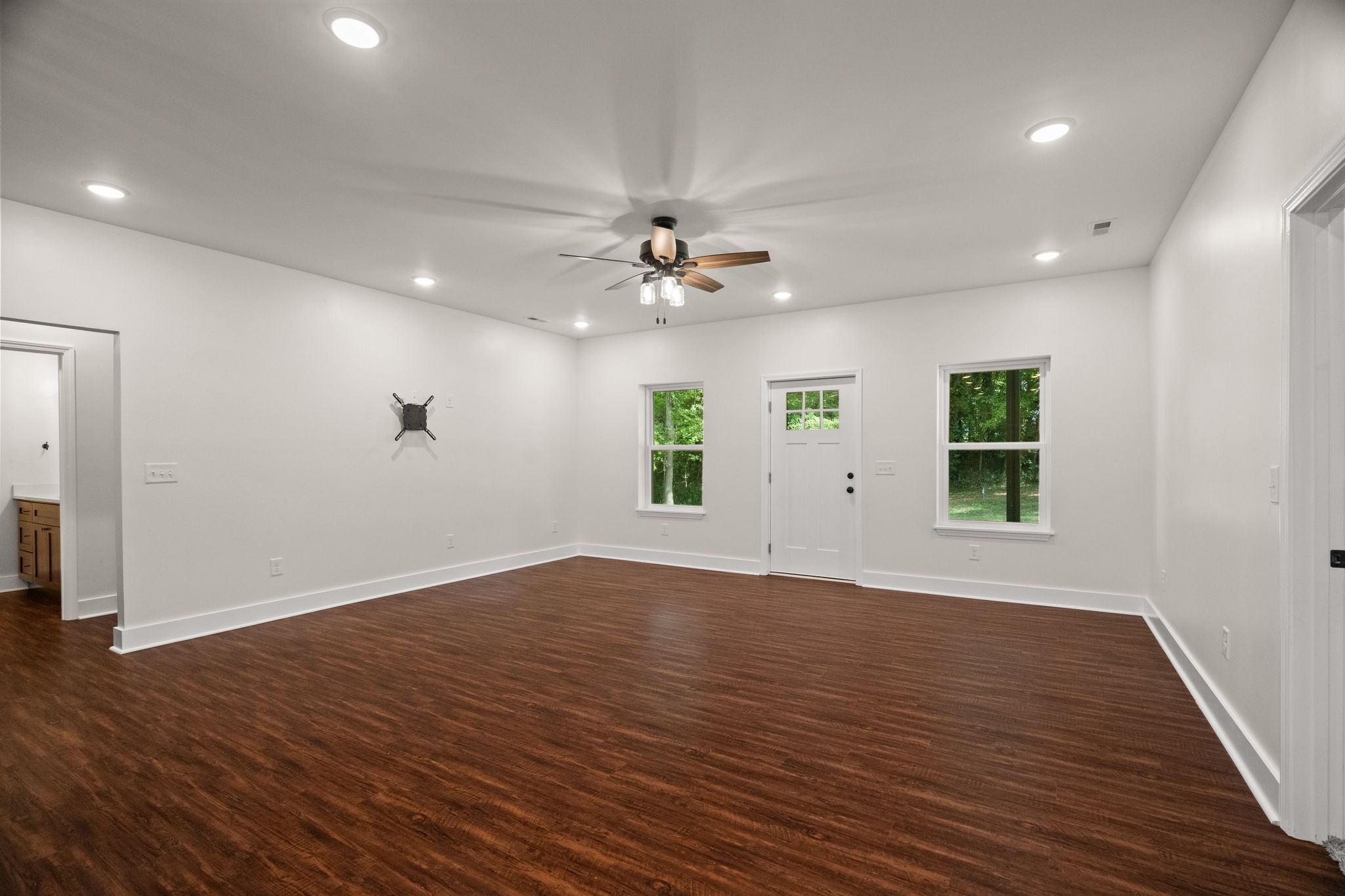 Cedar Hill, Tennessee, 37032, United States, 3 Bedrooms Bedrooms, ,2 BathroomsBathrooms,Residential,For Sale,1981088