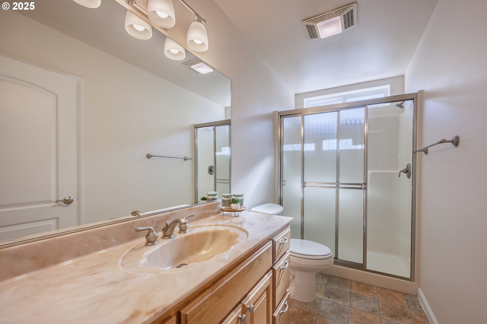 Lincoln City, Oregon, 97367, United States, 4 Bedrooms Bedrooms, ,3 BathroomsBathrooms,Residential,For Sale,1793948