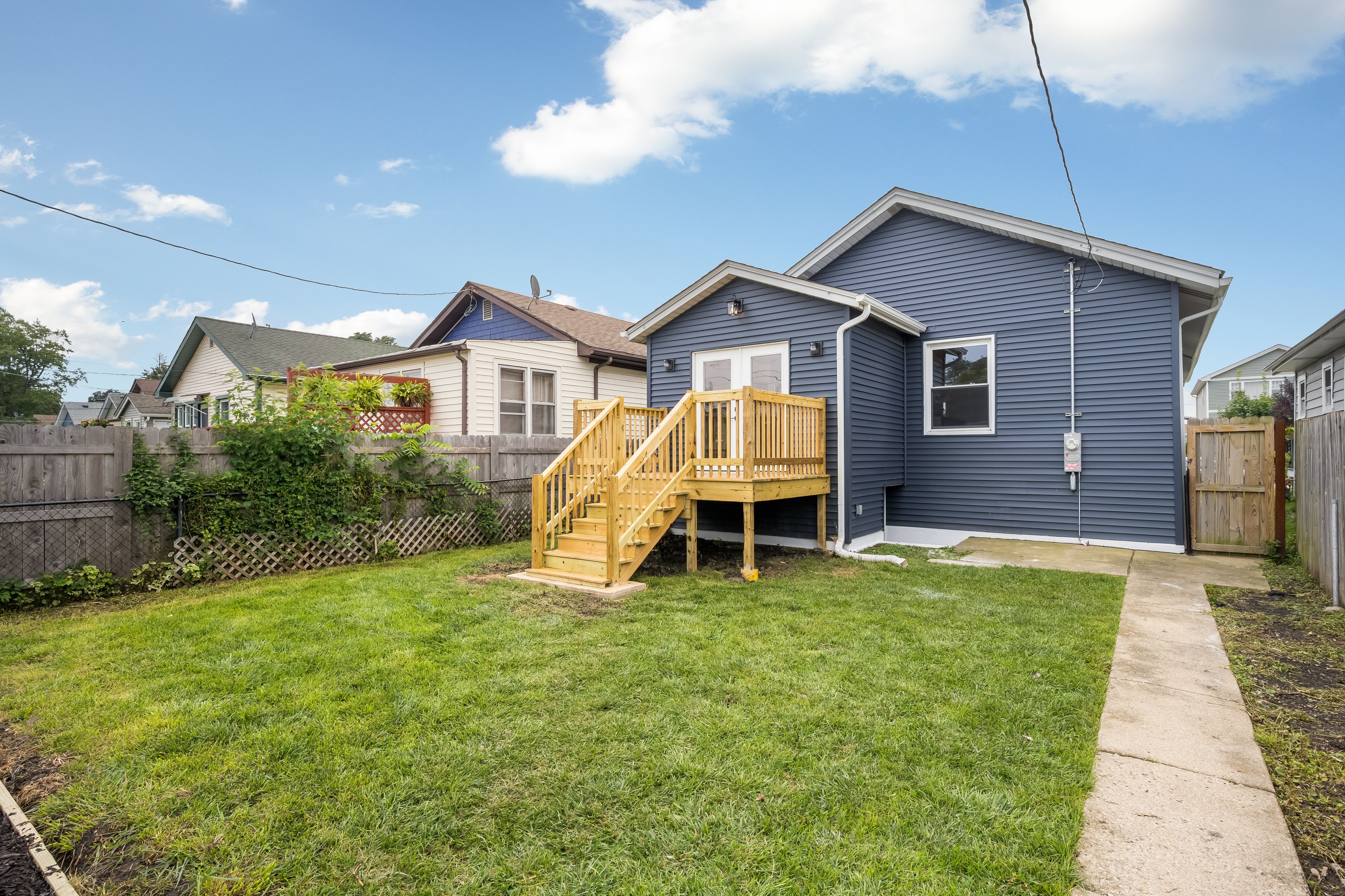  Updated Home Offering a Bright, Modern Interior With Comfortable Living Spaces - 物件實景