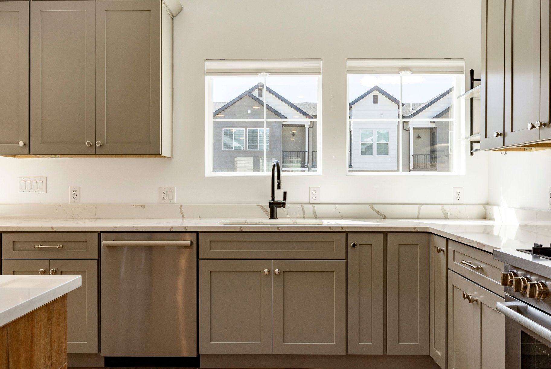  Lovely 4 Bed Modern Townhome with Timp views in East Heber with ADU - 物件實景