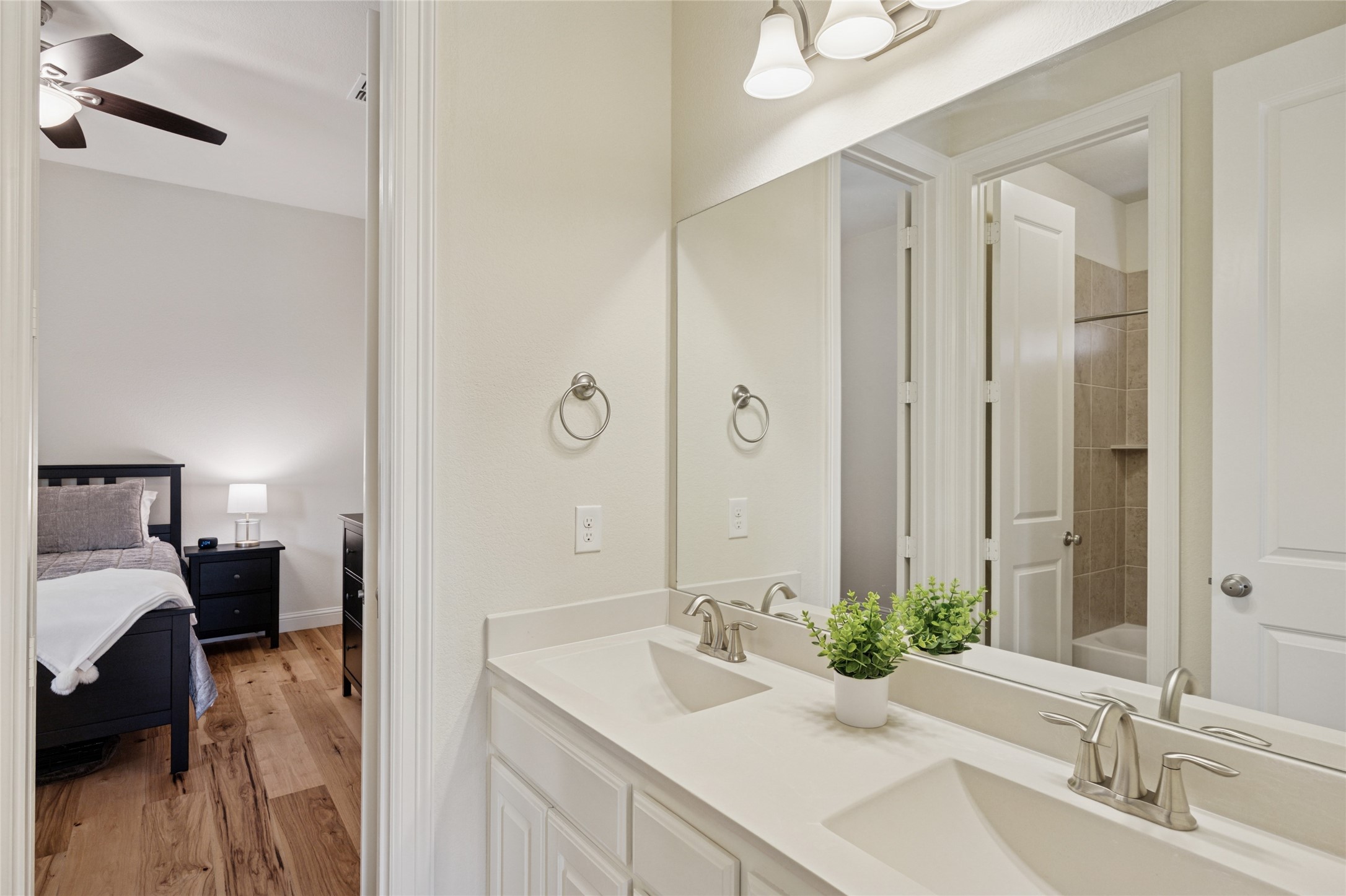 Roanoke, Texas, 76262, United States, 3 Bedrooms Bedrooms, ,3 BathroomsBathrooms,Residential,For Sale,1926228