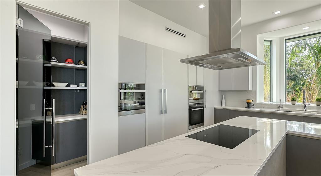 Sarasota, Florida, 34239, United States, 4 Bedrooms Bedrooms, ,7 BathroomsBathrooms,Residential,For Sale,1759750