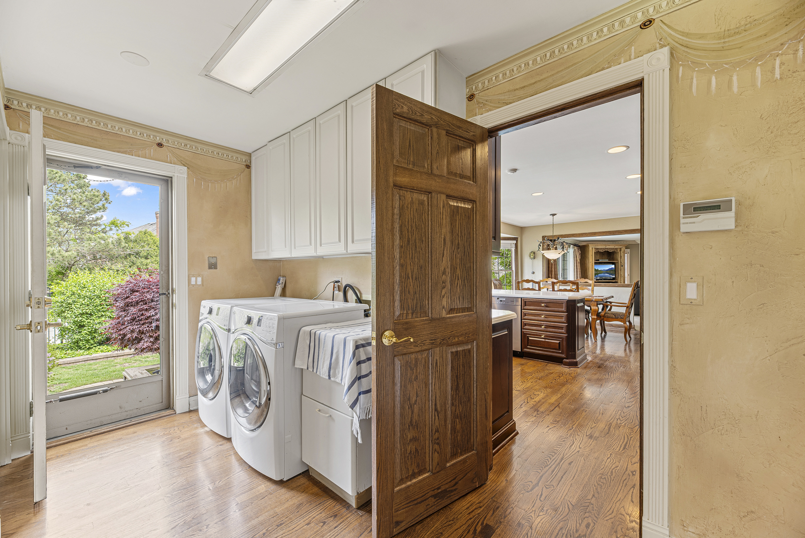Glenview, Illinois, 60026, United States, 5 Bedrooms Bedrooms, ,4 BathroomsBathrooms,Residential,For Sale,1951003