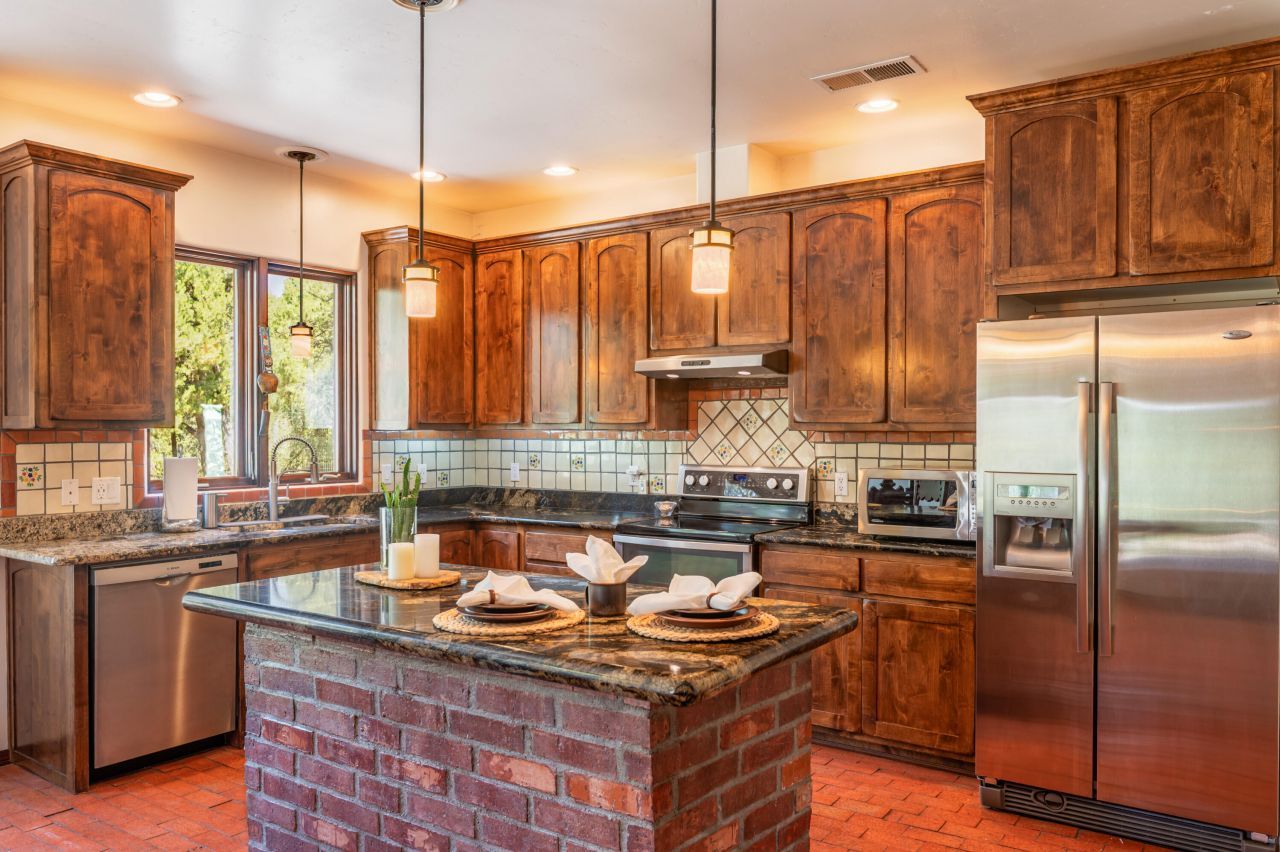 Tijeras, New Mexico, 87059, United States, 4 Bedrooms Bedrooms, ,2 BathroomsBathrooms,Residential,For Sale,1940446