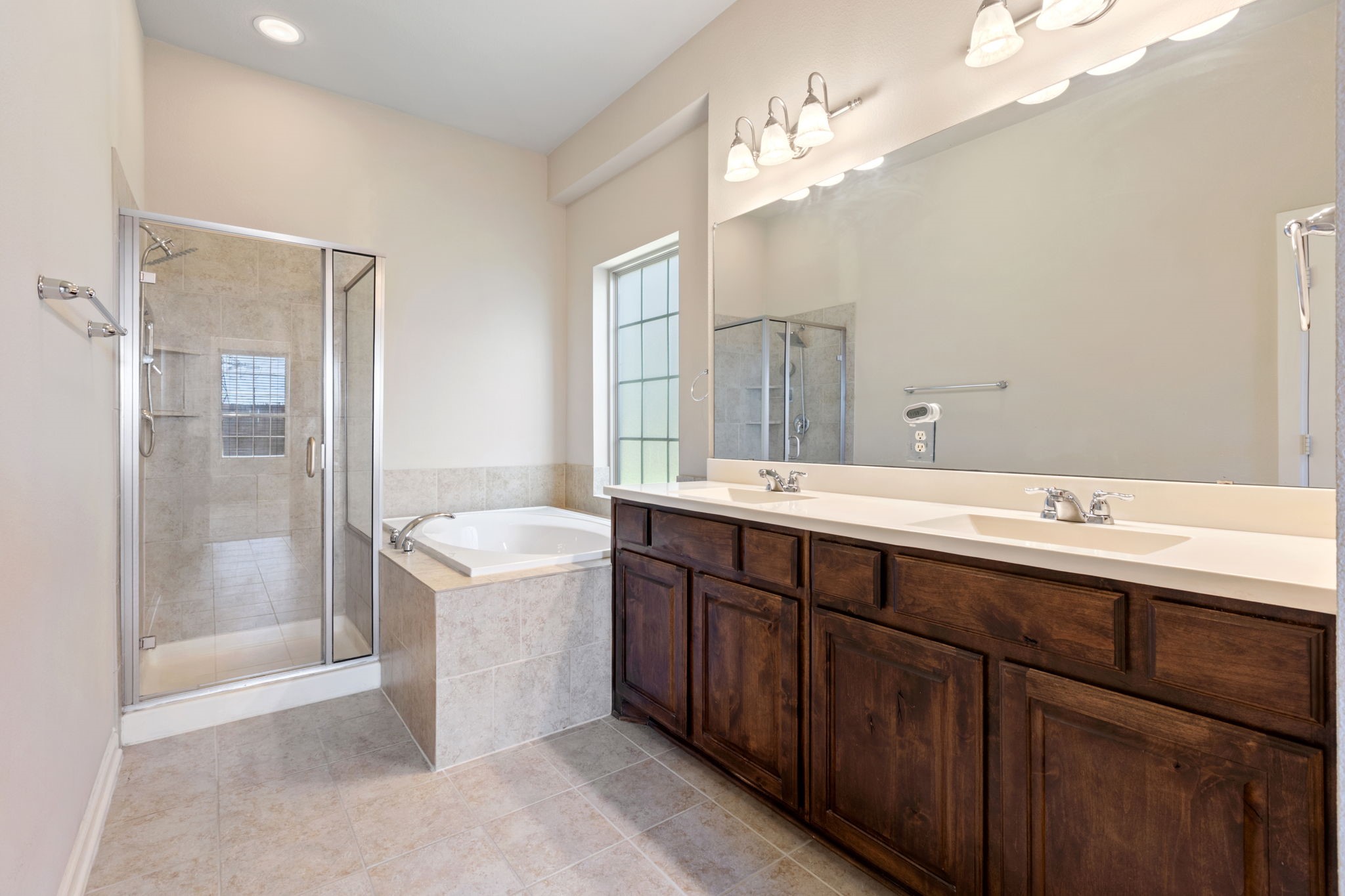 Lewisville, Texas, 75056, United States, 4 Bedrooms Bedrooms, ,3 BathroomsBathrooms,Residential,For Sale,1989126