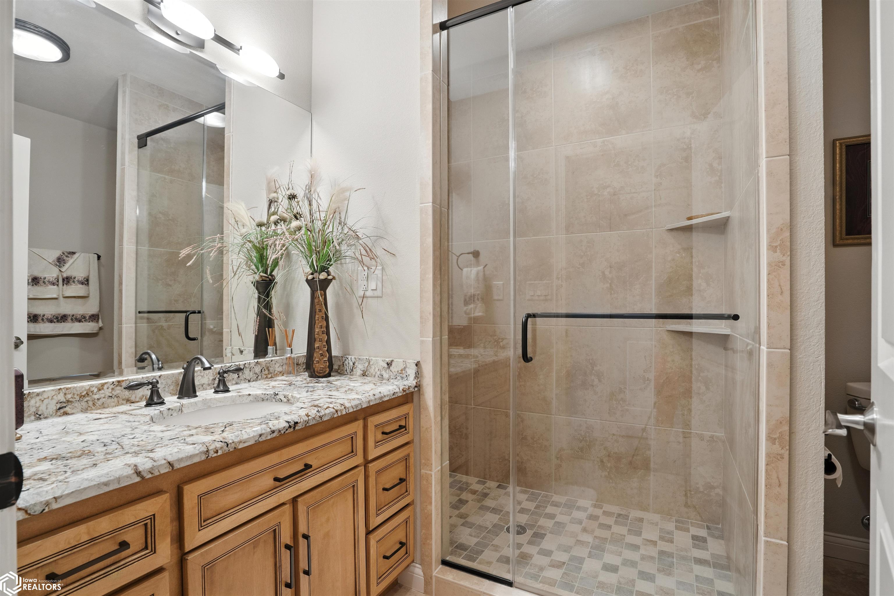 Burlington, Iowa, 52601, United States, 4 Bedrooms Bedrooms, ,5 BathroomsBathrooms,Residential,For Sale,1975547