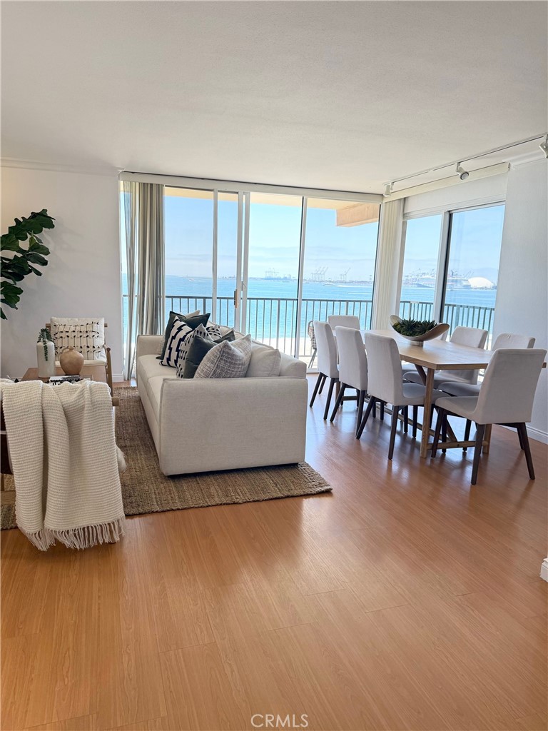 Long Beach, California, 90802, United States, 2 Bedrooms Bedrooms, ,Residential,For Sale,1905979